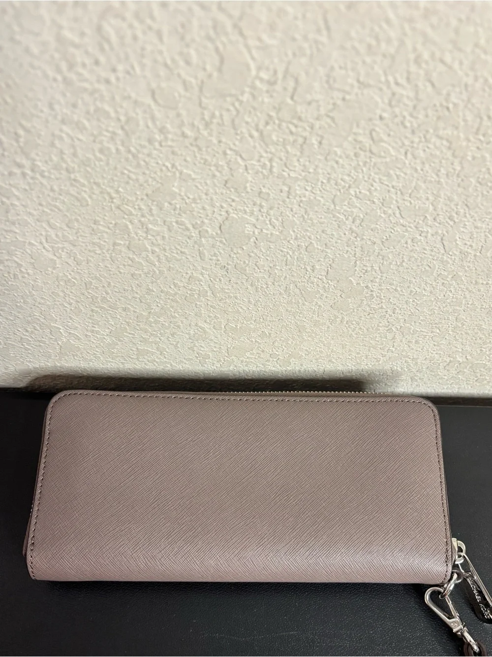 Michael Kors Jet set travel continental wallet color cinder